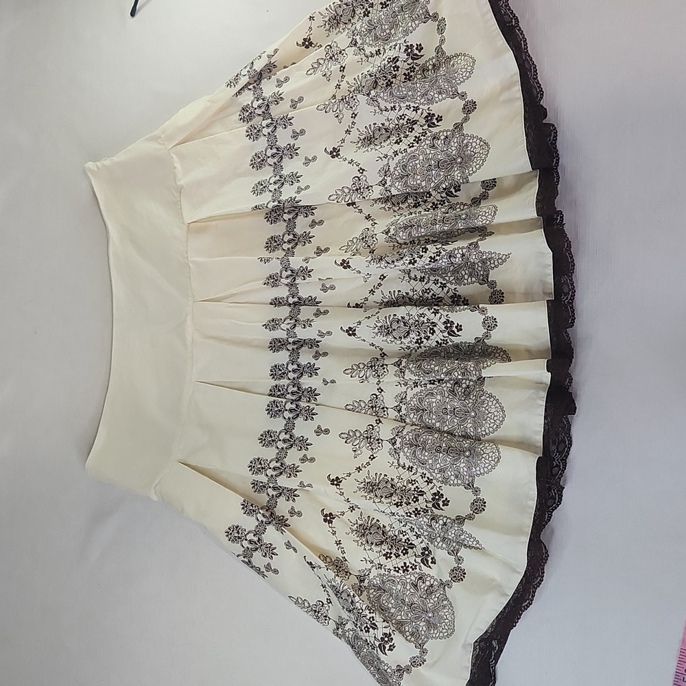 Apt.9 A-Line full skirt. Lace hemline. Size 14